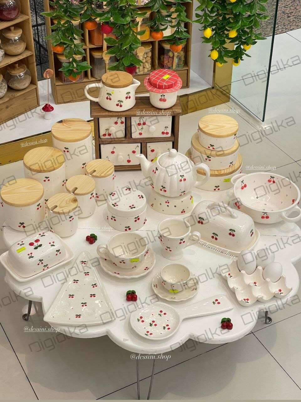 صبحانه خوری آلبالو اصلی